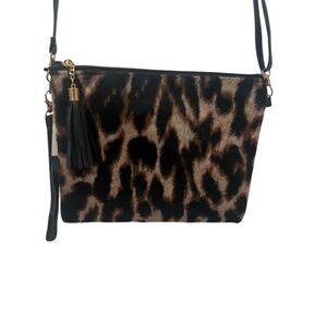 Chic Leopard Print Clutch/Crossbody with Tassel